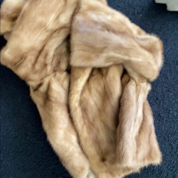 Maas Cropped Mink Jacket - Picture 7 of 8